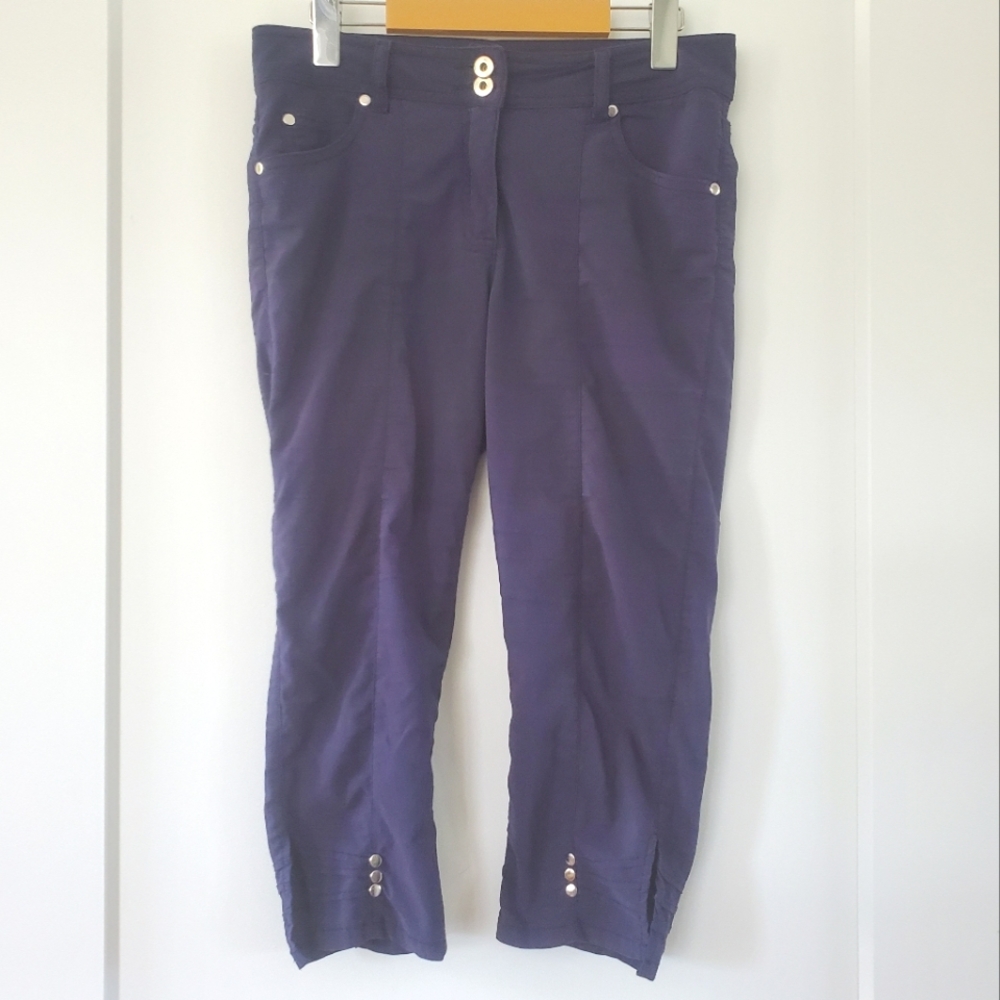 Lightweight Navy Capris